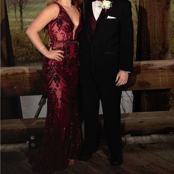 Red jovani prom dress - Picture 7 of 7